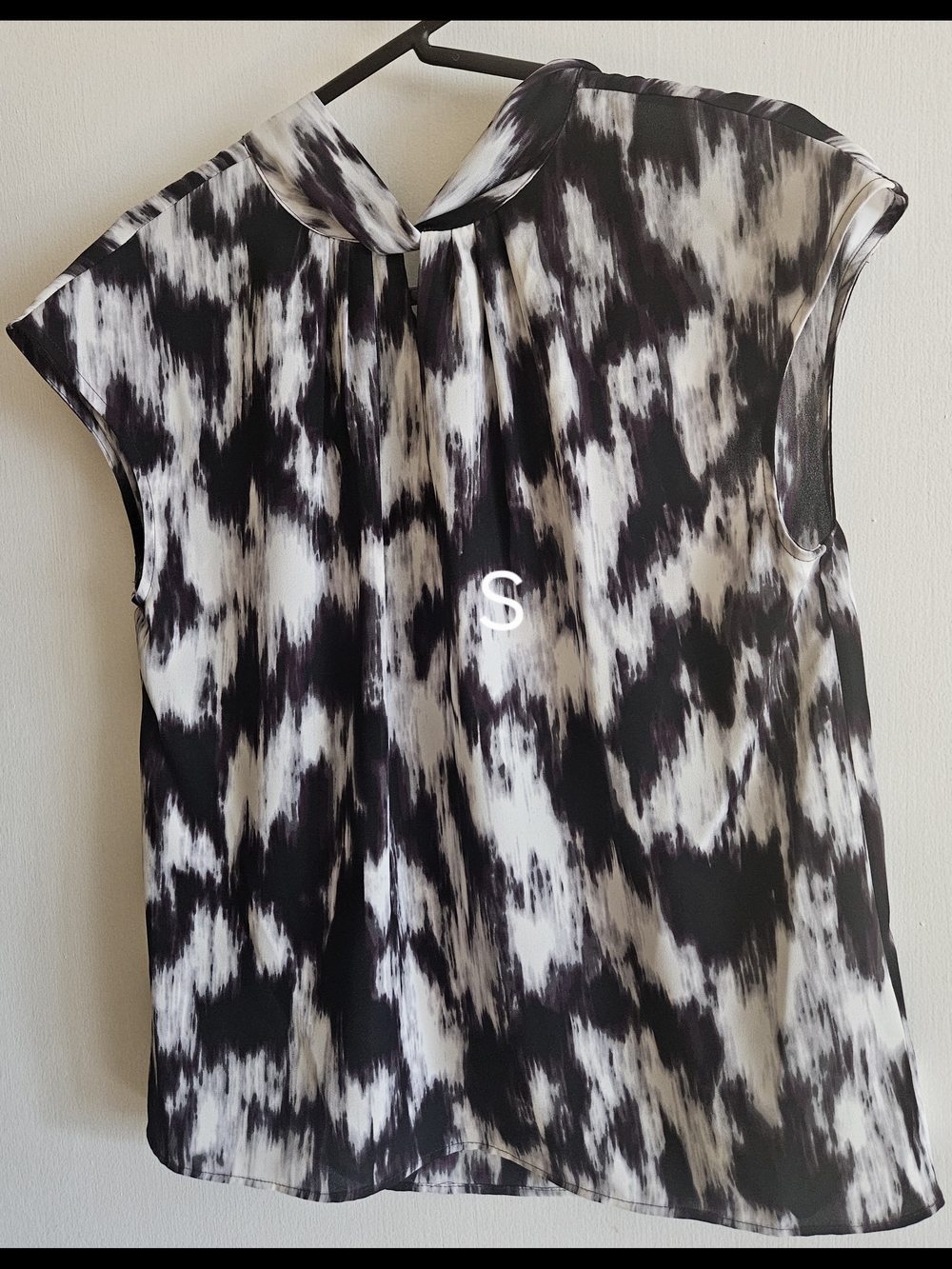 Black & White Printed Cap Sleeve Blouse - Unbranded